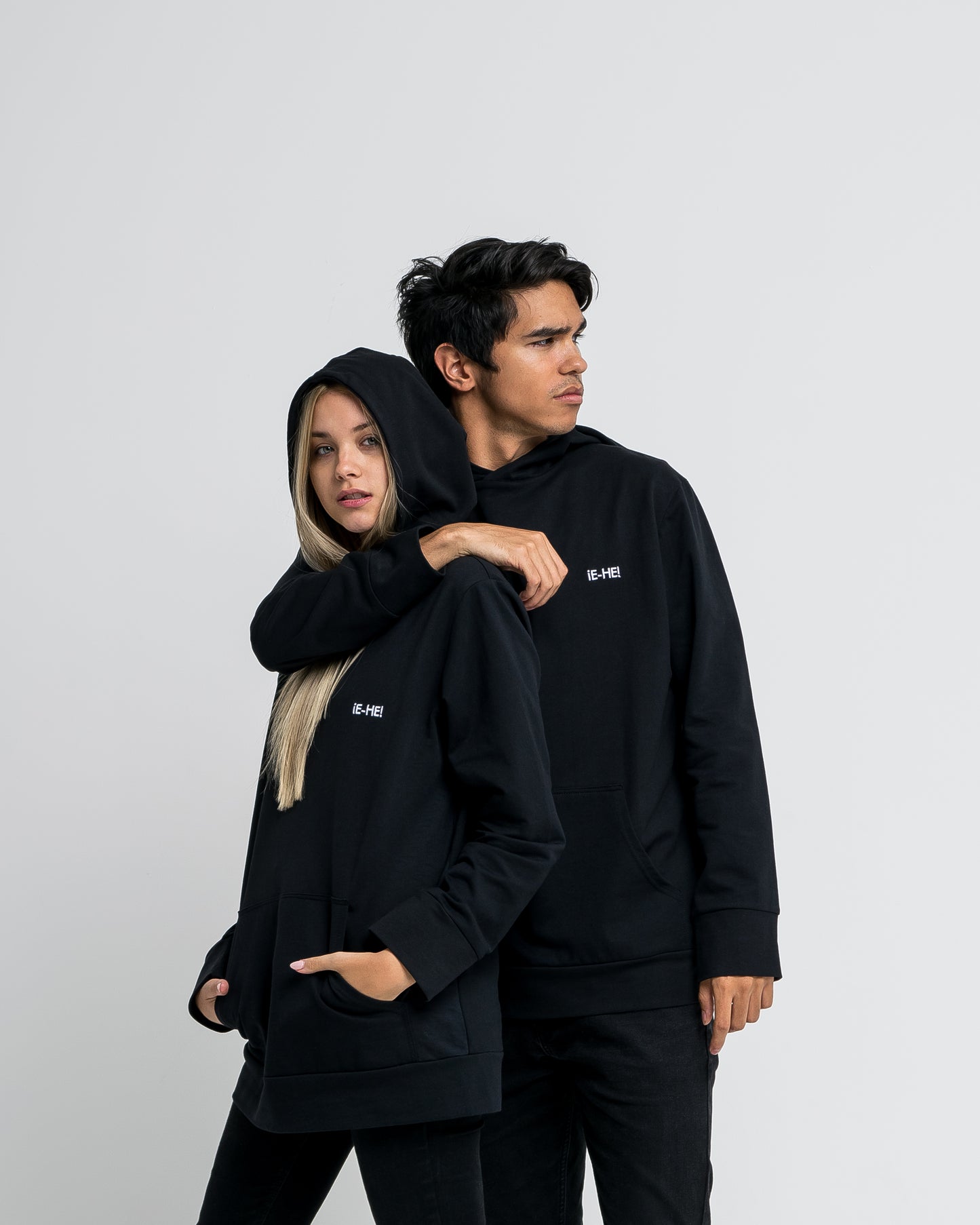 Embroidered logo Hoodie - Black