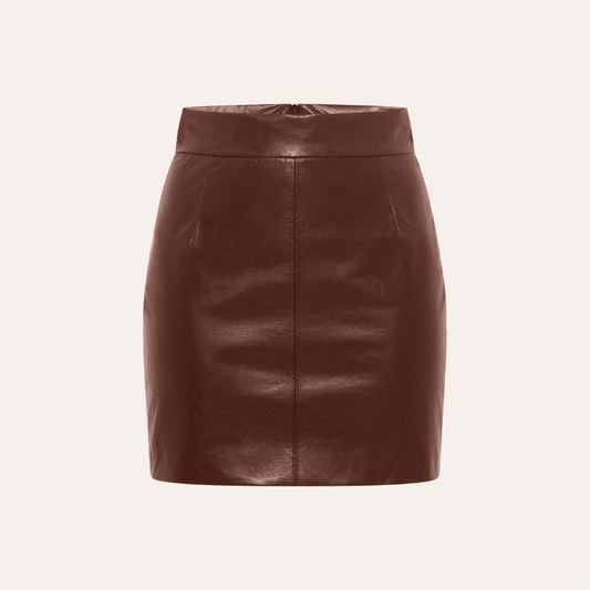 Ruby vegan leather mini skirt. Mini-jupe en cuir végétalien Ruby. 红宝石色纯素皮革迷你裙。 Ruby-Minirock aus veganem Leder.